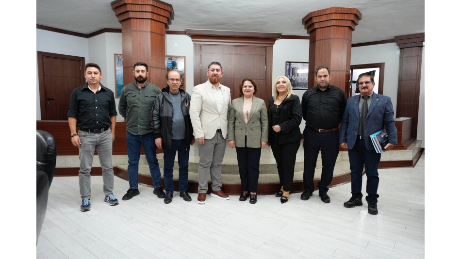 Aydın Büyükşehir Gazeteciler Cemiyeti Yönetimi, Başkan Hatice Gençay’ı ziyaret etti